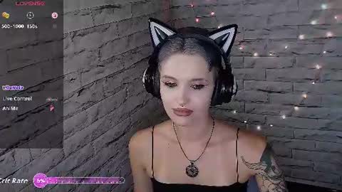 Snapshot of lauren_raquel chatting on 08.02.26 Eva online show from 08.02.26