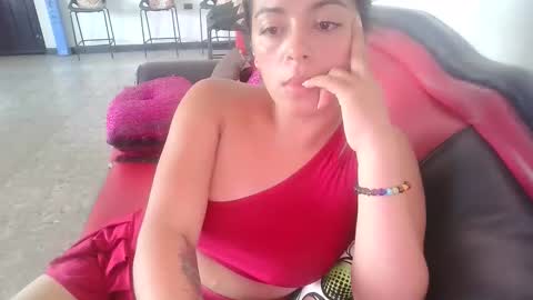 laurenhot94 online show from 11.01.25