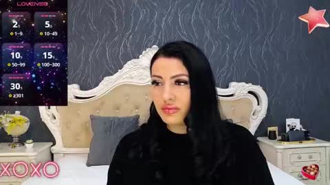 Snapshot of laurenjenssen chatting on 12.28.24 Laura online show from 12.28.24