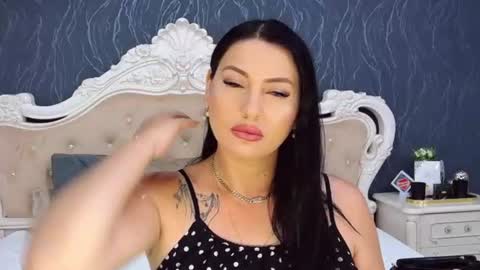 Snapshot of laurenjenssen chatting on 07.14.26 Laura online show from 07.14.26