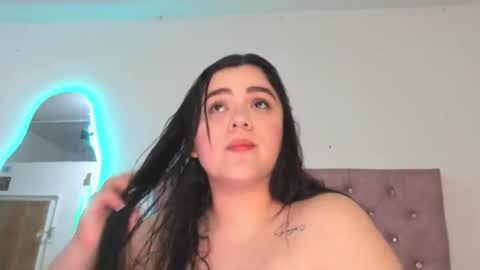 Snapshot of laurenlaine99 chatting on 05.04.26 laurenlaine online show from 05.04.26