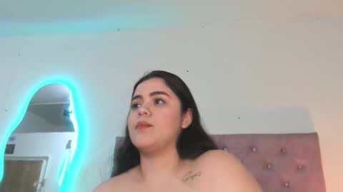 Snapshot of laurenlaine99 chatting on 05.10.26 laurenlaine online show from 05.10.26