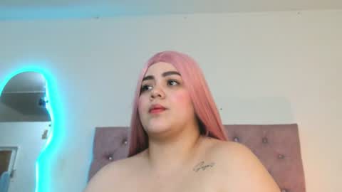 Snapshot of laurenlaine99 chatting on 07.16.26 laurenlaine online show from 07.16.26