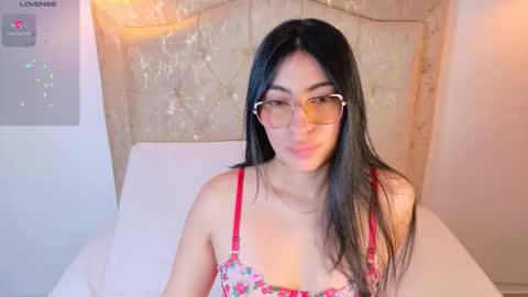 Snapshot of laurenn_smitth chatting on 02.14.26 laurenn_smitth online show from 02.14.26