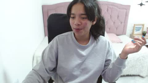 Snapshot of laurent1_ chatting on 01.18.25 laurent online show from 01.18.25