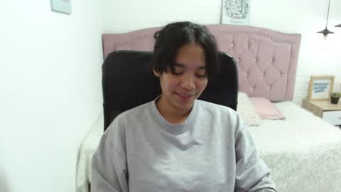 Snapshot of laurent1_ chatting on 01.19.25 laurent online show from 01.19.25