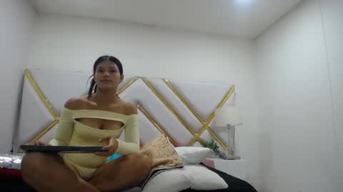 L A U R E N T  M O R R I S online show from 04.15.26