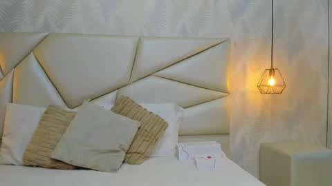 Laurent online show from 11.14.25