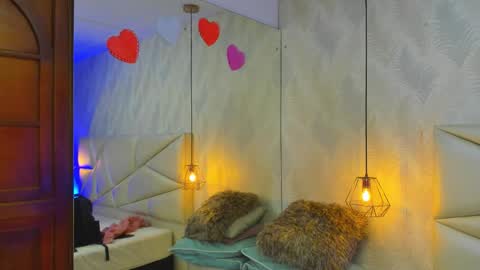 Laurent online show from 11.30.25