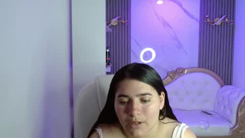 Snapshot of laurha_ chatting on 06.01.26 laura online show from 06.01.26