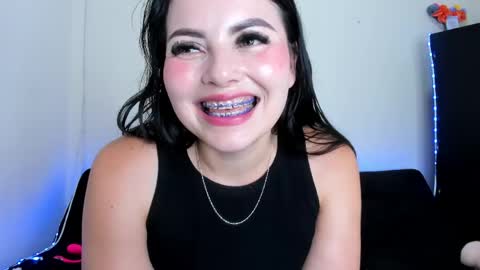 Snapshot of lauryjonson_ chatting on 05.22.26 LauryJonson online show from 05.22.26