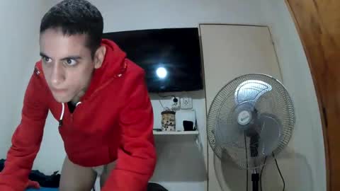 Snapshot of lauti_twink chatting on 03.04.25 Lautaro online show from 03.04.25