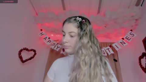 Snapshot of lauu_g chatting on 02.04.25 Lauu G online show from 02.04.25