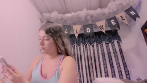 Snapshot of lauu_g chatting on 10.13.25 Lauu G online show from 10.13.25