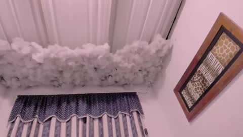 Snapshot of lauu_g chatting on 11.13.25 Lauu G online show from 11.13.25