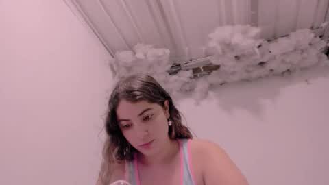 Snapshot of lauu_g chatting on 12.19.25 Lauu G online show from 12.19.25