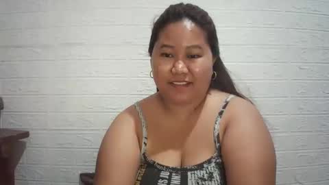Snapshot of lavalyn214 chatting on 04.29.26 lavalyn214 online show from 04.29.26