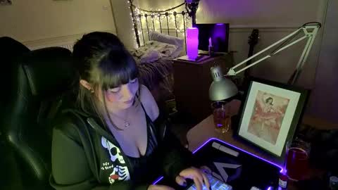 Lavenderrzz online show from 11.25.25