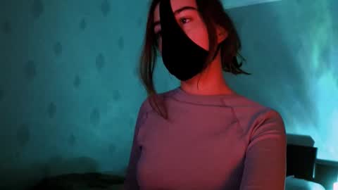 Snapshot of lavinda_lin chatting on 10.11.25 Lavinda online show from 10.11.25