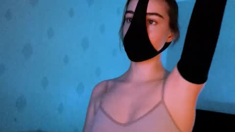 Snapshot of lavinda_lin chatting on 10.14.25 Lavinda online show from 10.14.25