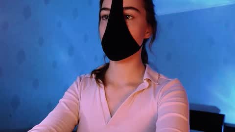 Snapshot of lavinda_lin chatting on 10.17.25 Lavinda online show from 10.17.25