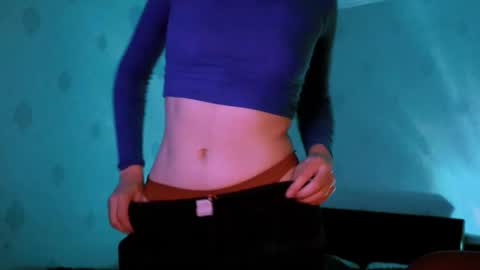 Snapshot of lavinda_lin chatting on 10.27.25 Lavinda online show from 10.27.25