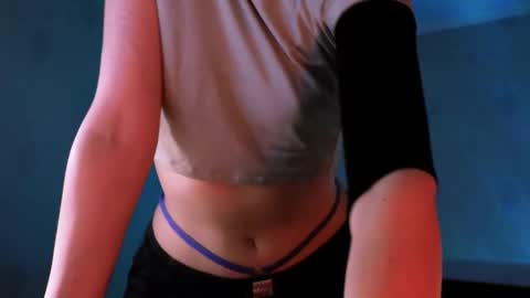 Snapshot of lavinda_lin chatting on 10.30.25 Lavinda online show from 10.30.25