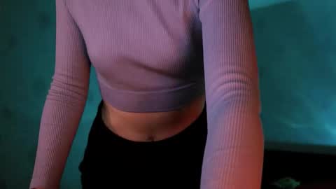 Snapshot of lavinda_lin chatting on 11.02.25 Lavinda online show from 11.02.25