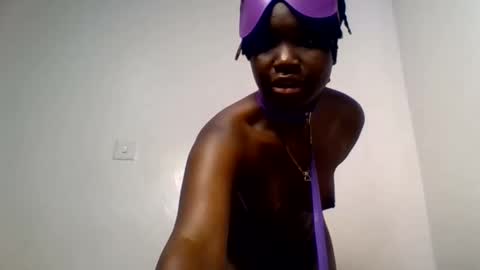 Snapshot of lavishlover01 chatting on 05.25.26 Lavish online show from 05.25.26