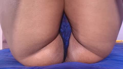 Lay Madison  online show from 09.30.25