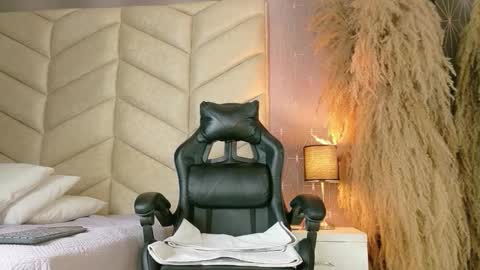 laya online show from 11.20.25