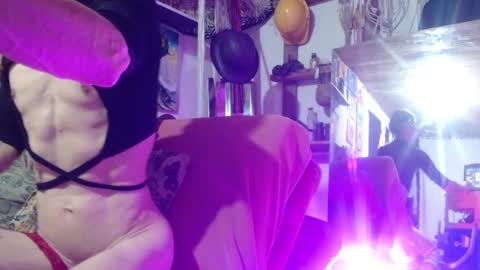 Snapshot of laye19 chatting on 12.08.24 Laye19 online show from 12.08.24