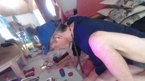 Snapshot of laye19 chatting on 01.27.25 Laye19 online show from 01.27.25