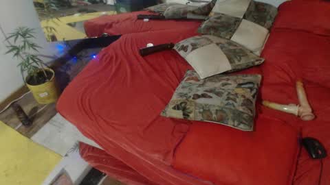 Snapshot of laye19 chatting on 03.01.25 Laye19 online show from 03.01.25