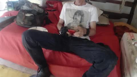 Snapshot of laye19 chatting on 03.04.25 Laye19 online show from 03.04.25