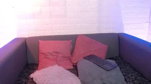 Layla online show from 02.17.25