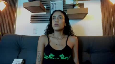 Layla online show from 10.01.25