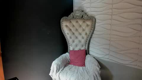 Layla online show from 03.20.26