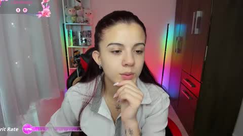 Layla online show from 09.15.25