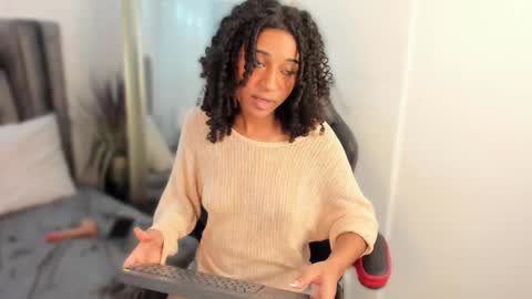 layla_clarke online show from 02.28.25