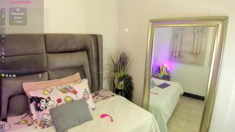 layla_clarke online show from 10.11.25