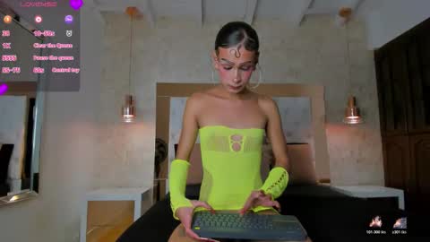 Layla Mackenzie  online show from 02.18.26