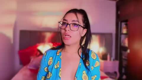 Layla online show from 03.08.25