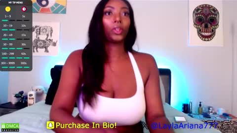 Snapshot of laylaariana69 chatting on 03.25.26 LaylaAriana online show from 03.25.26
