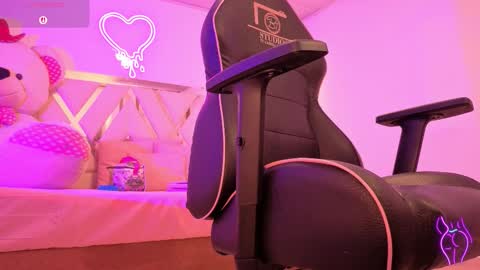 laylafoxy_tay online show from 10.13.25