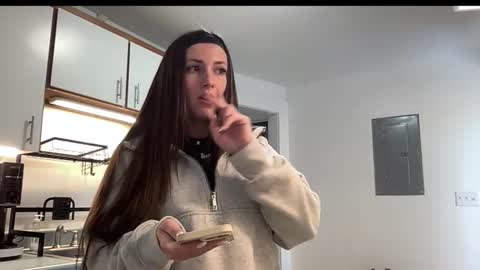 laylahlaylah1 online show from 11.29.25