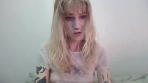 laylahloveless online show from 09.09.25