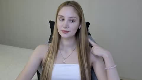 Laylla001 online show from 02.12.25