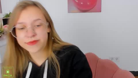 layriantavee online show from 10.11.25