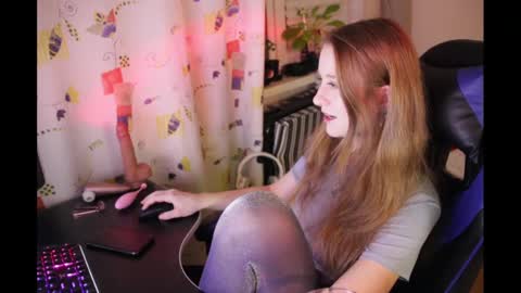 Snapshot of lazy_dazzy chatting on 01.08.25 lazy_dazzy online show from 01.08.25